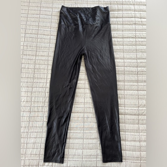 Forever 21 Women’s (M) Faux Leather Leggings - Picture 2 of 5